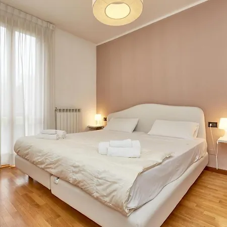 Lägenhet Arese Modern Flats